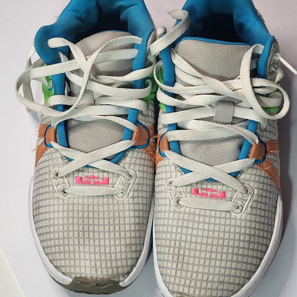 Nike LeBron Witness 7 Grey Fog Multi-Color Size 8